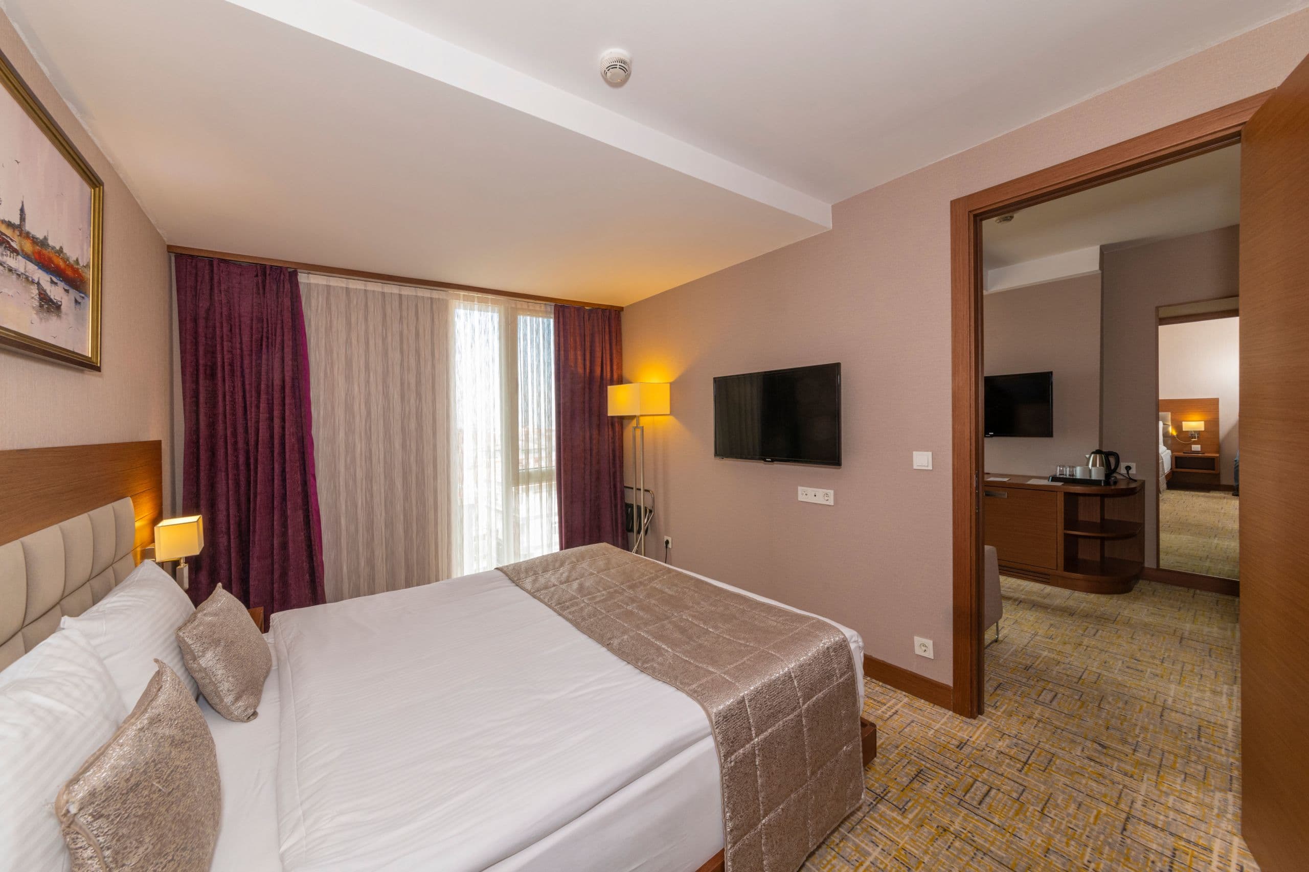 Land Park Hotel-2