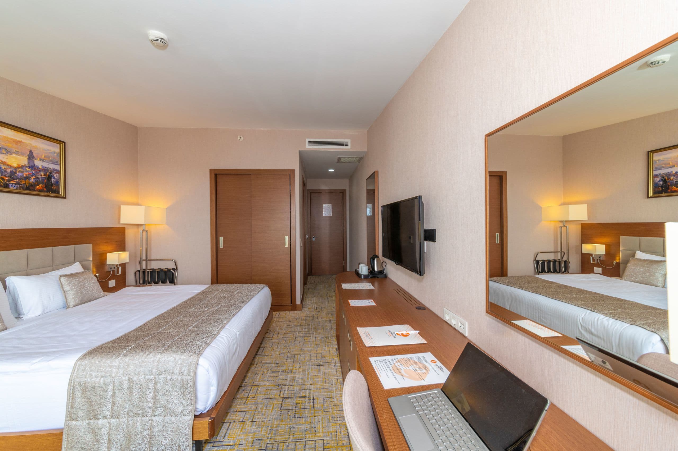 Land Park Hotel-29